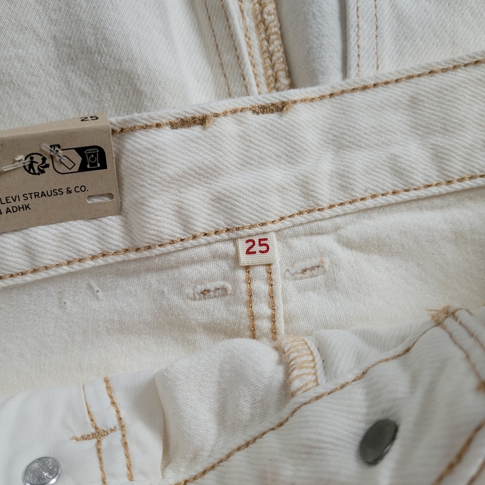 Womens Levi's White Denim Midi Skirt In Size 25 With Back Slit - Picture 8 of 10